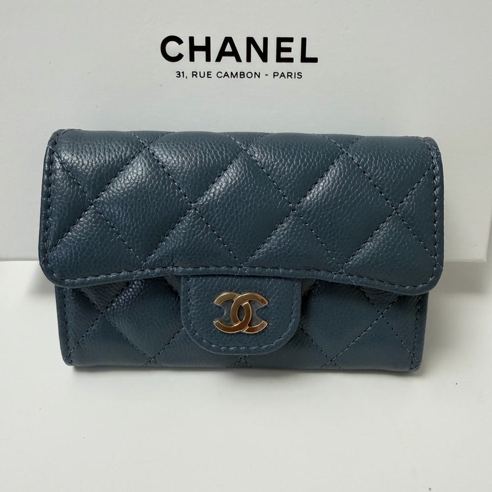 NWT : CHANEL Quilted Card Wallet in Slate Blue with CC Logo